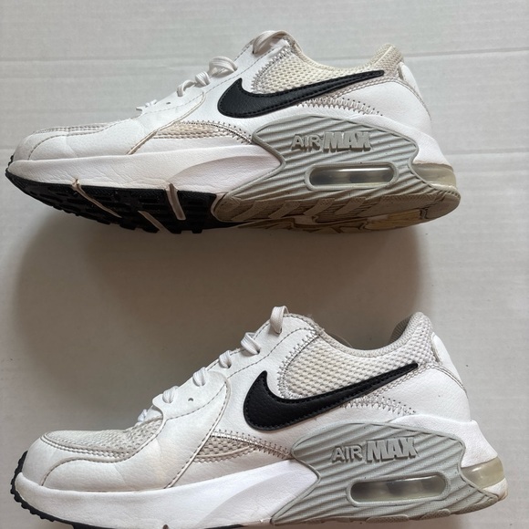 Nike Women's Size 7.5  Air Max Excee Running Shoes Pure Platinum - Picture 1 of 4